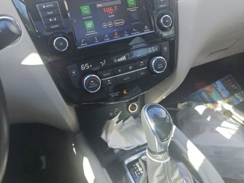 Used 2021 Nissan Rogue Sport SL w/ Premium Package image 10