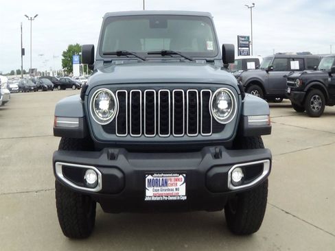 Used 2024 Jeep Wrangler Unlimited Sahara w/ Safety Group AWD/4WD image 3