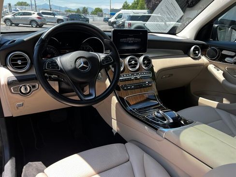 Used 2016 Mercedes-Benz GLC 300 4MATIC w/ Multimedia Package image 21
