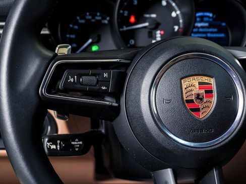 Certified 2025 Porsche Macan image 20