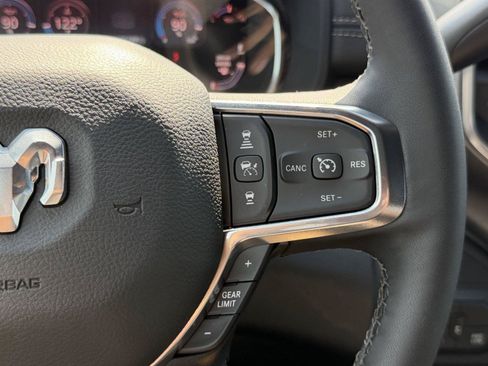 Used 2025 RAM 2500 Laramie AWD/4WD image 22