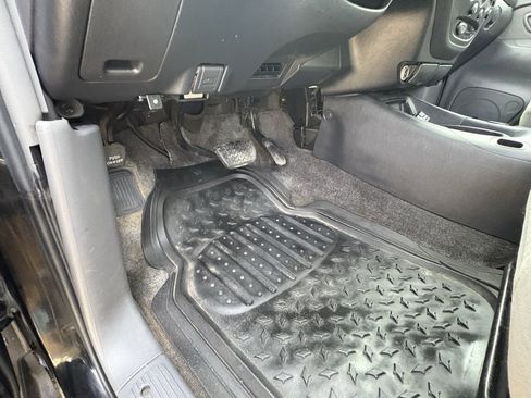 Used 2004 Toyota Tundra SR5 image 15