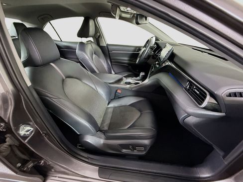 Used 2022 Toyota Camry XLE image 29