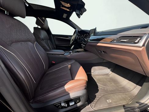 Used 2018 BMW M550i xDrive AWD/4WD image 30