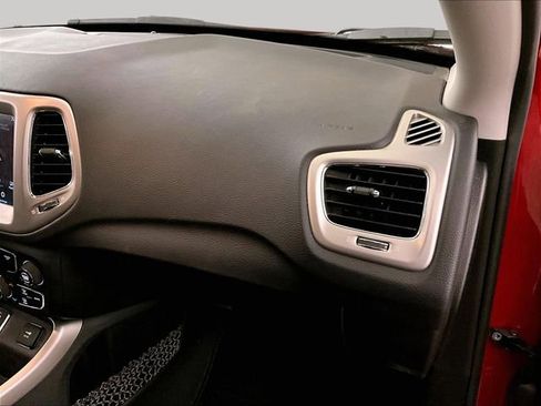 Used 2019 Jeep Compass Latitude w/ Popular Equipment Group FWD image 15