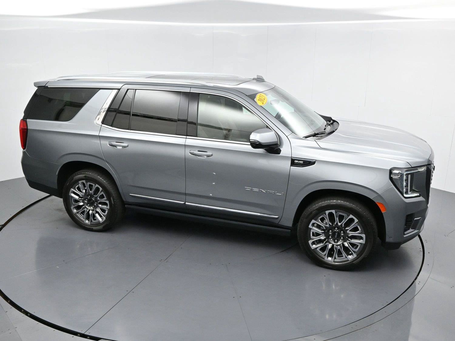 Used 2023 GMC Yukon Denali Ultimate AWD/4WD image 39