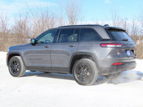 Certified 2024 Jeep Grand Cherokee Altitude image 23