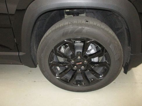 New 2026 GMC Terrain Elevation w/ Elevation Premium Package AWD/4WD image 4