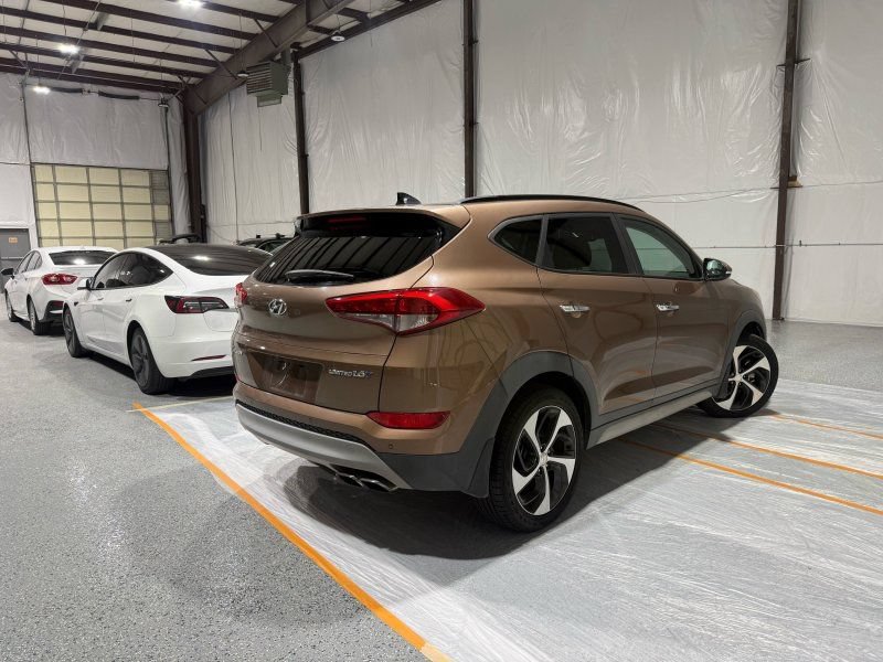Used 2017 Hyundai Tucson Limited w/ Limited Ultimate Package 03 FWD image 5