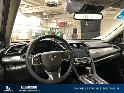 Used 2018 Honda Civic Touring image 16