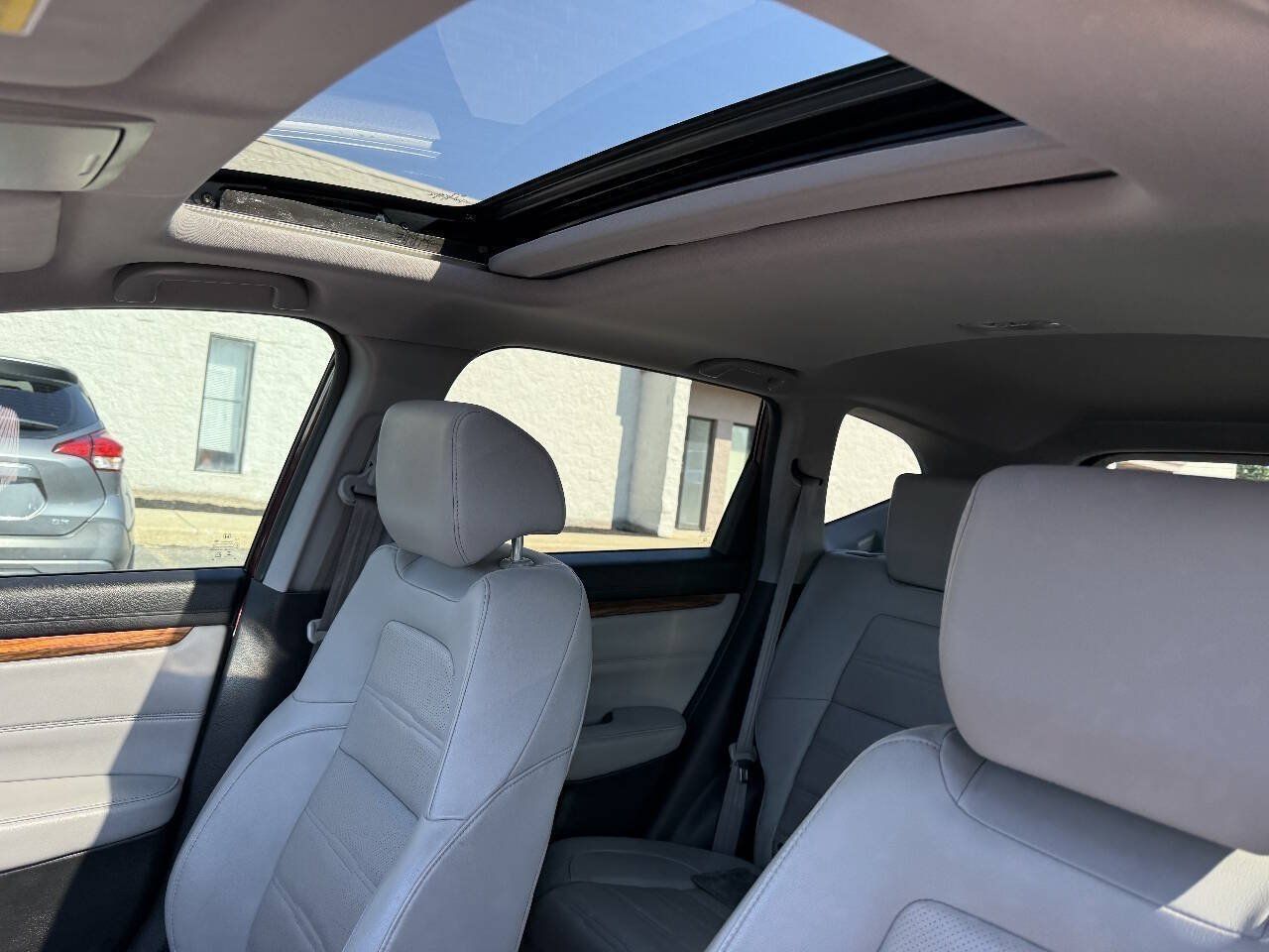 Used 2017 Honda CR-V Touring image 18