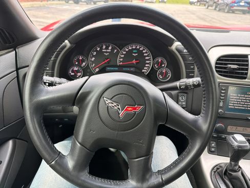 Used 2005 Chevrolet Corvette Convertible w/ Preferred Equipment Group RWD image 17