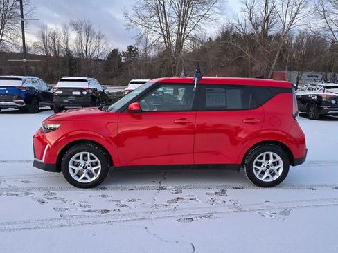 Certified 2025 Kia Soul LX w/ LX Technology Package FWD image 5