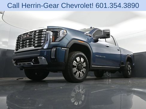 Used 2024 GMC Sierra 2500 Denali w/ Denali Reserve Package AWD/4WD image 43