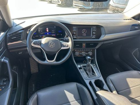 Used 2023 Volkswagen Jetta SE image 58