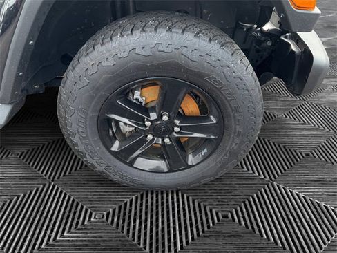 Certified 2021 Jeep Wrangler Unlimited Sahara image 15