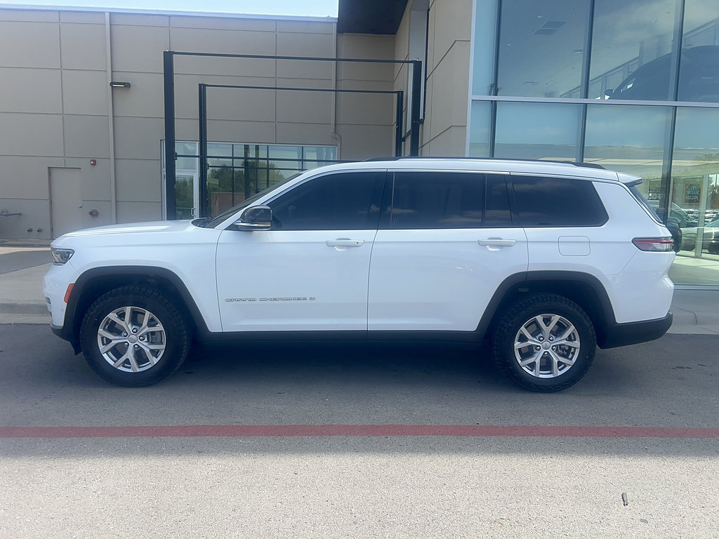 Used 2022 Jeep Grand Cherokee L Limited w/ Luxury Tech Group II RWD image 8
