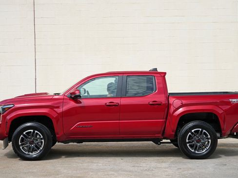 Used 2025 Toyota Tacoma TRD Sport w/ TRD Sport Upgrade Package AWD/4WD image 50