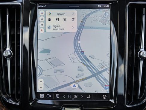 Certified 2022 Volvo XC60 B5 Momentum w/ Climate Package image 21