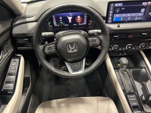 Used 2025 Honda Accord Touring image 23