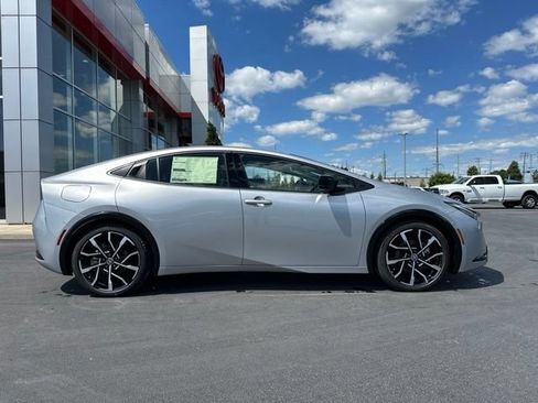 New 2026 Toyota Prius Plug-In Hybrid FWD image 8