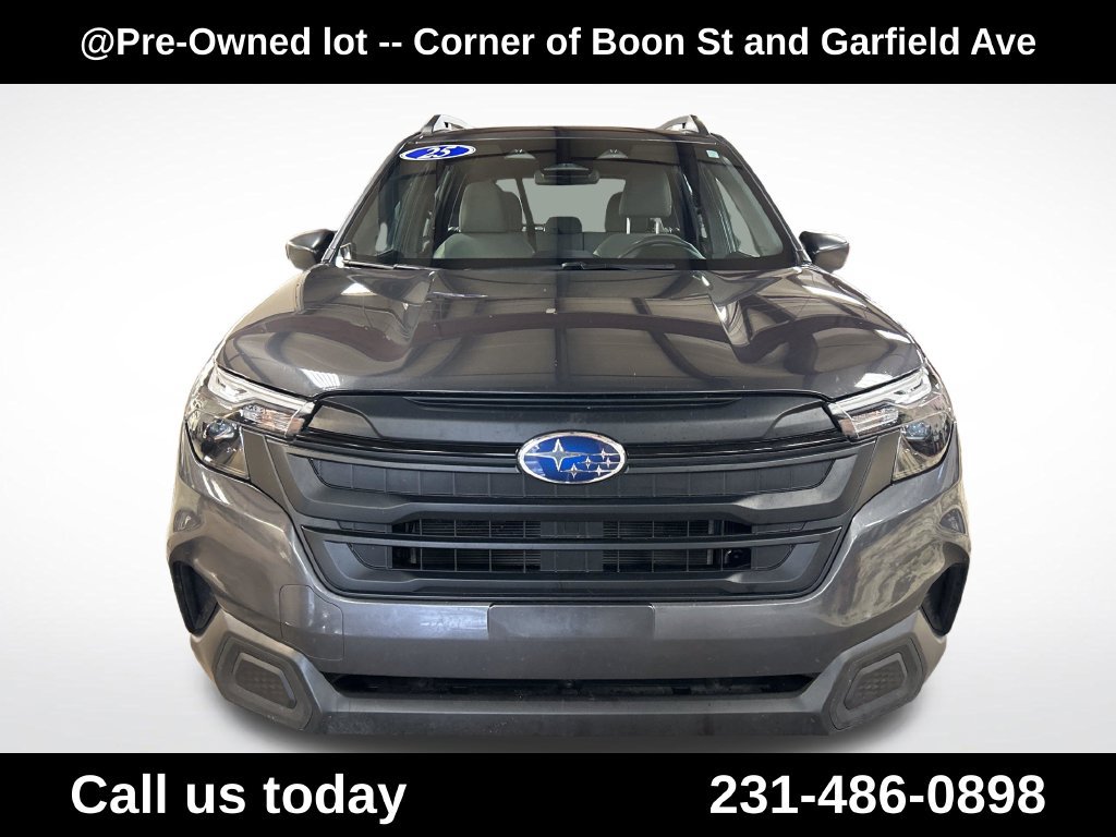 Used 2025 Subaru Forester AWD/4WD image 8