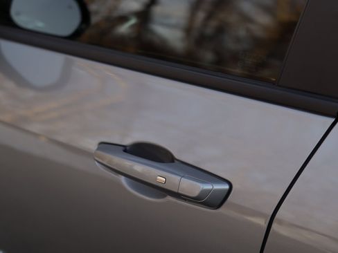 Used 2025 Chevrolet Equinox LT w/ Safety and Technology Package image 33