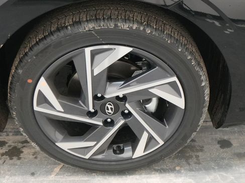 New 2026 Hyundai Elantra Limited image 10