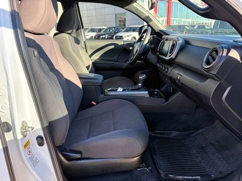 Used 2016 Toyota Tacoma TRD Sport w/ Towing Package image 18