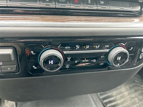 Used 2025 Chevrolet Silverado 2500 LT w/ Convenience Package image 23