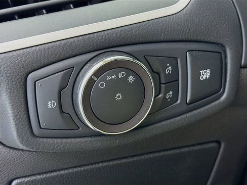 Used 2019 Ford Edge SEL w/ Equipment Group 201A FWD image 11