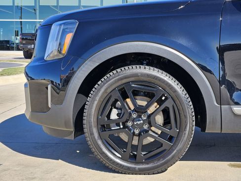 Used 2023 Kia Telluride EX X-Line image 11