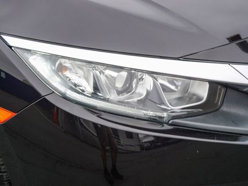 Used 2018 Honda Civic LX image 10