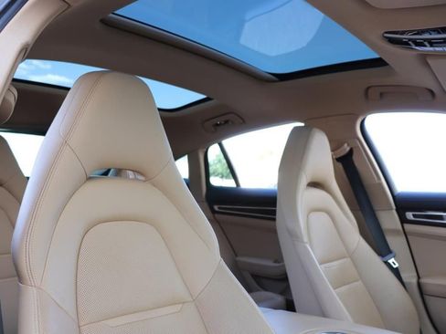 Used 2018 Porsche Panamera 4 image 60