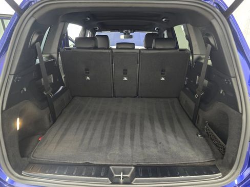 Used 2021 Mercedes-Benz GLB 250 4MATIC w/ Premium Package image 11