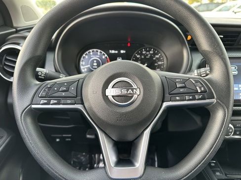 Certified 2023 Nissan Kicks SV image 41