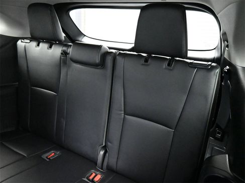 Used 2023 Toyota Highlander XLE image 20