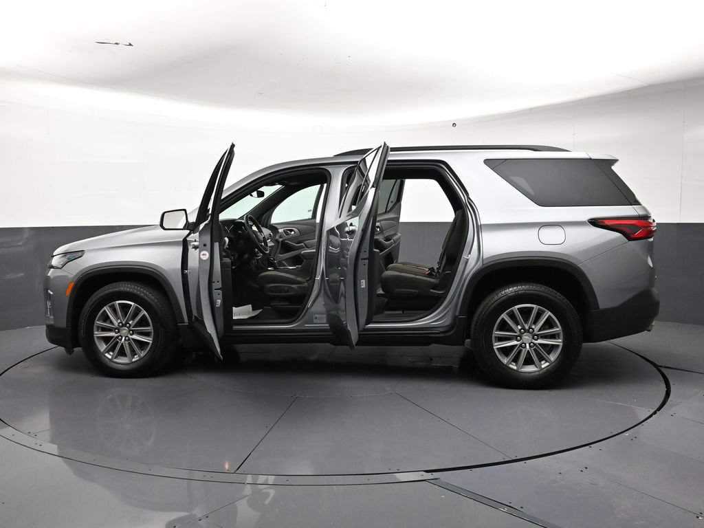 Used 2023 Chevrolet Traverse LT AWD/4WD image 34