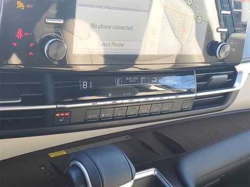 Certified 2022 Toyota Sienna XLE w/ XLE Plus Package image 28