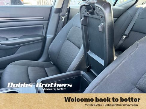 Used 2024 Nissan Altima 2.5 SV FWD image 22