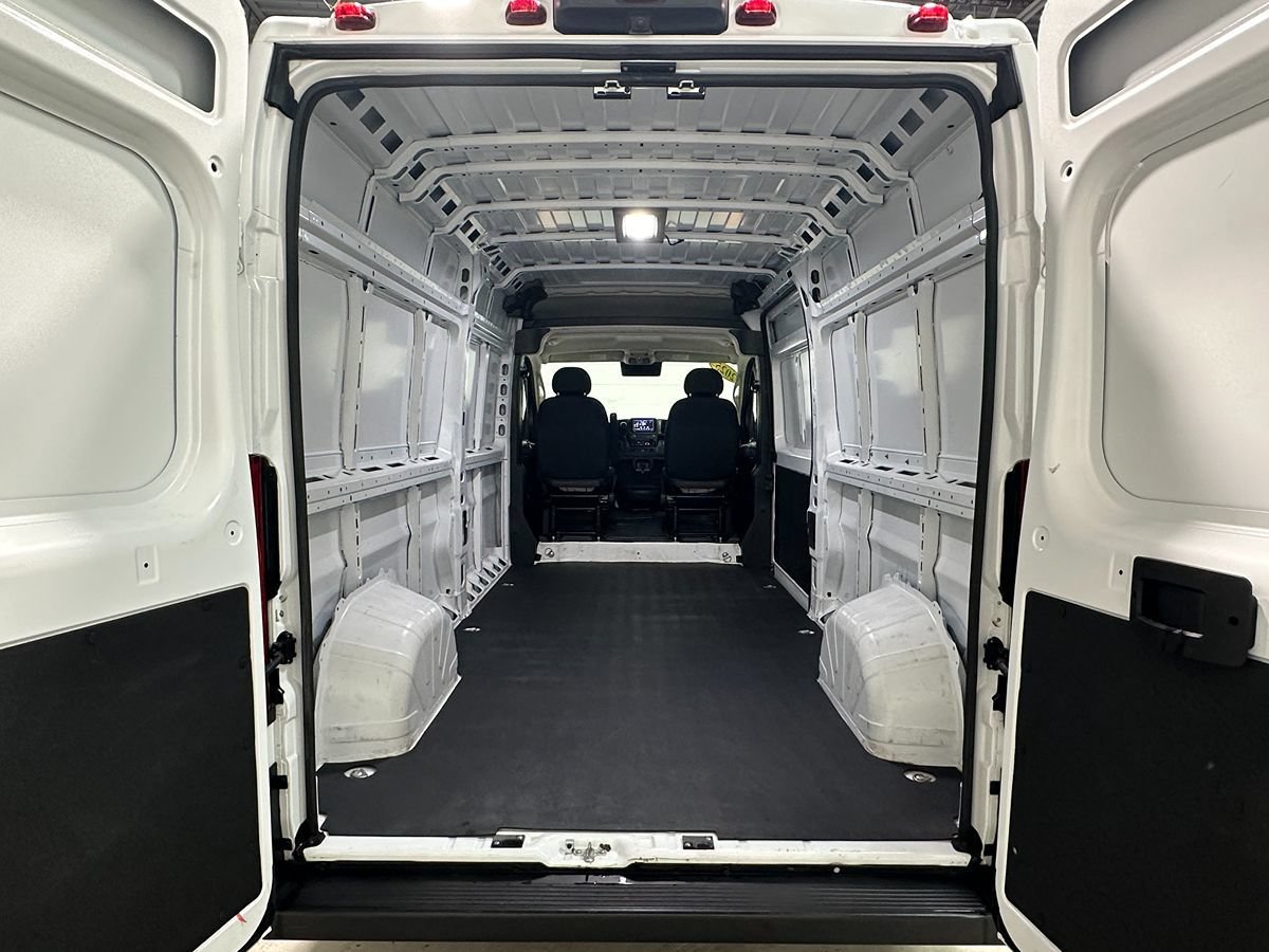 Used 2025 RAM ProMaster 2500 w/ Convenience Group FWD image 8