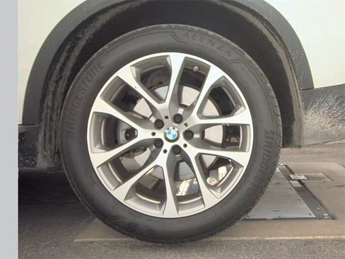 Used 2025 BMW X5 sDrive40i image 13