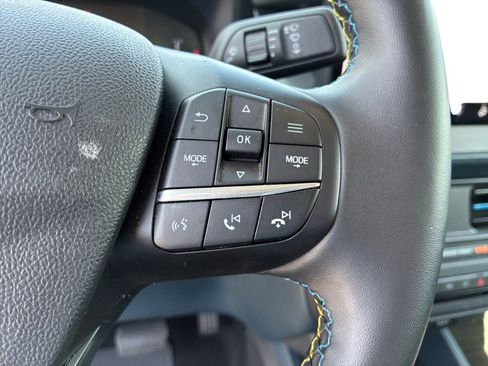 Used 2025 Ford Maverick Lobo AWD/4WD image 16