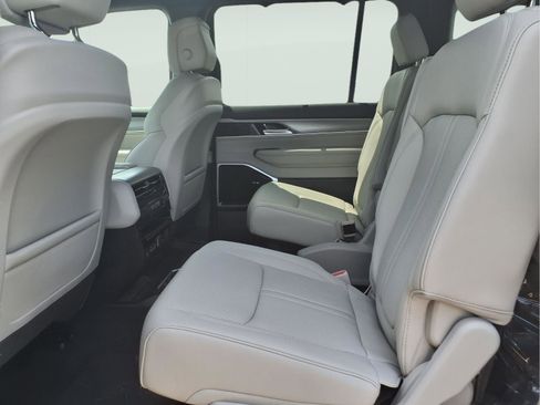 New 2026 Jeep Grand Wagoneer Limited AWD/4WD image 11