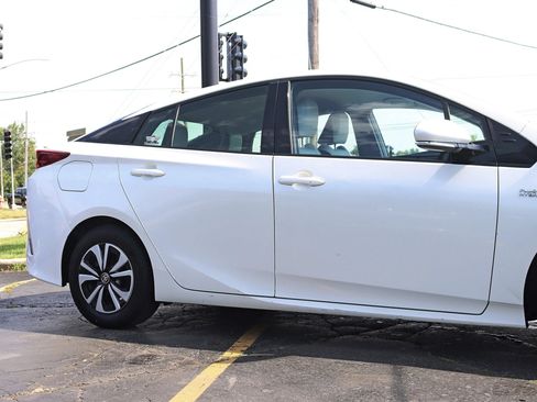 Used 2017 Toyota Prius Prime Premium FWD image 4