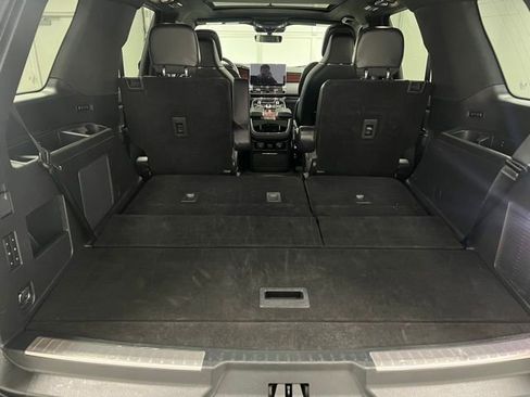 Used 2024 Lincoln Navigator Reserve image 50