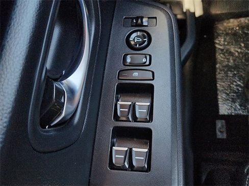 Used 2023 Honda Pilot Touring image 16