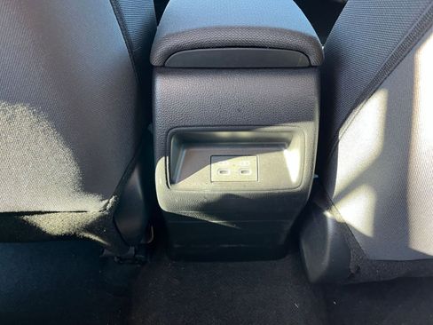 Used 2025 Toyota Corolla LE image 25