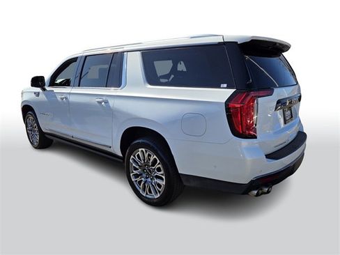 Used 2023 GMC Yukon XL Denali Ultimate image 6