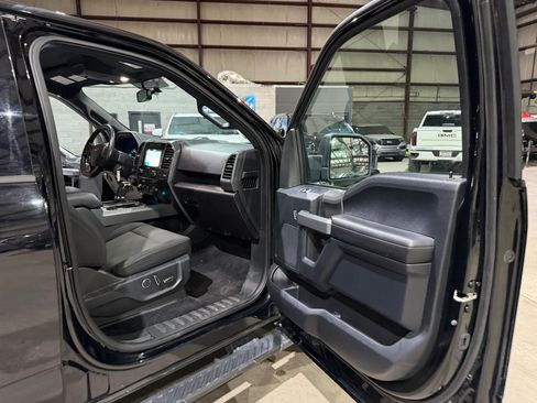 Used 2017 Ford F150 XLT w/ Equipment Group 302A Luxury AWD/4WD image 25
